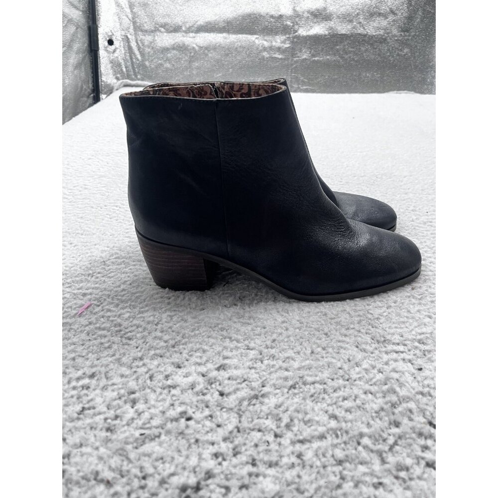 Women's Lucky Brand Black Leather Upper Side Zip Ankle Booties Size 9.5 M - Picture 4 of 12